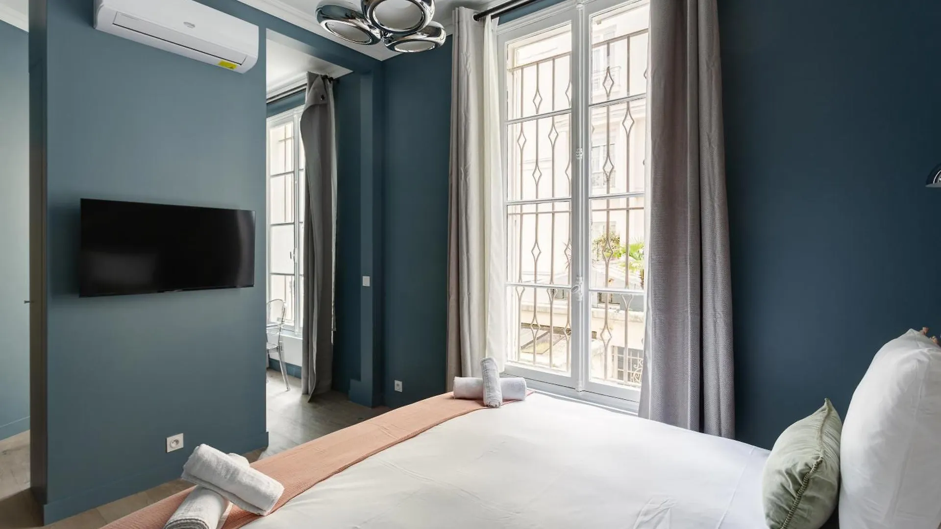 Eclectic Montmartre Apartment